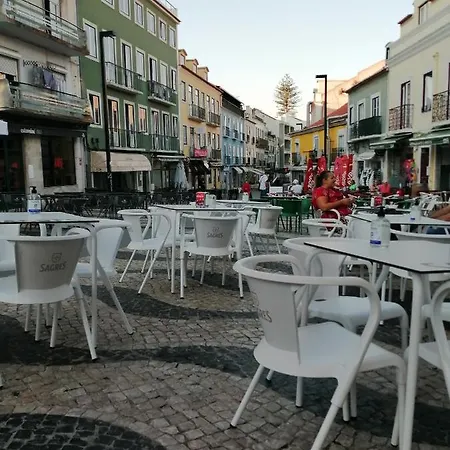 Charming 53 In Cacilhas Albergue Almada