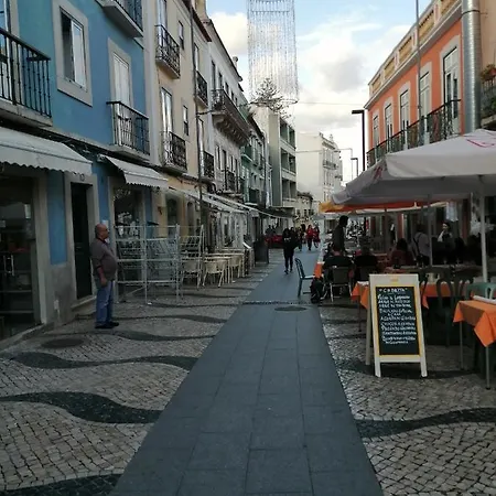 Charming 53 In Cacilhas