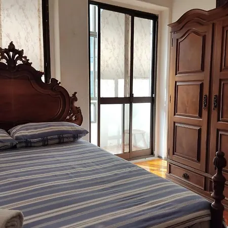 Charming 53 In Cacilhas Hostel *