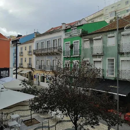 Charming 53 In Cacilhas Hostel